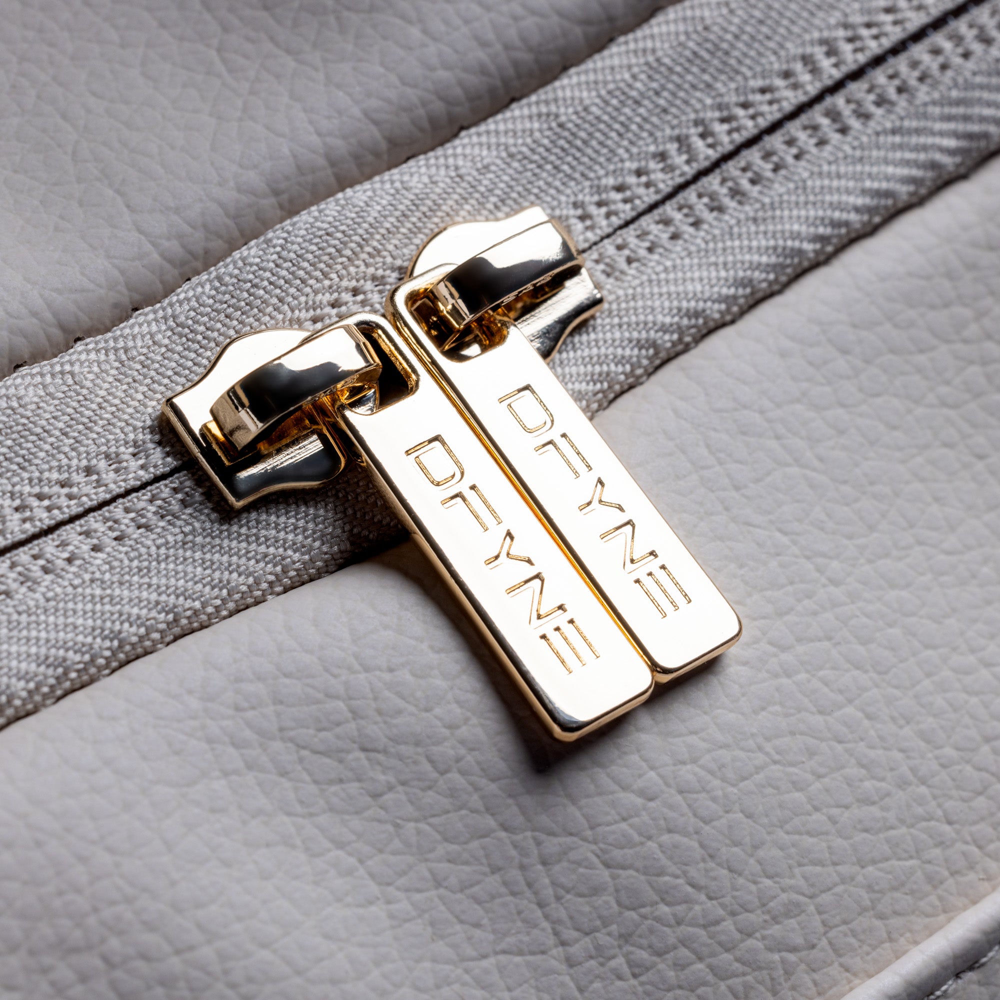 Bolsa Duffle DFYNE Mujer Blancas | 5824-DFEUH