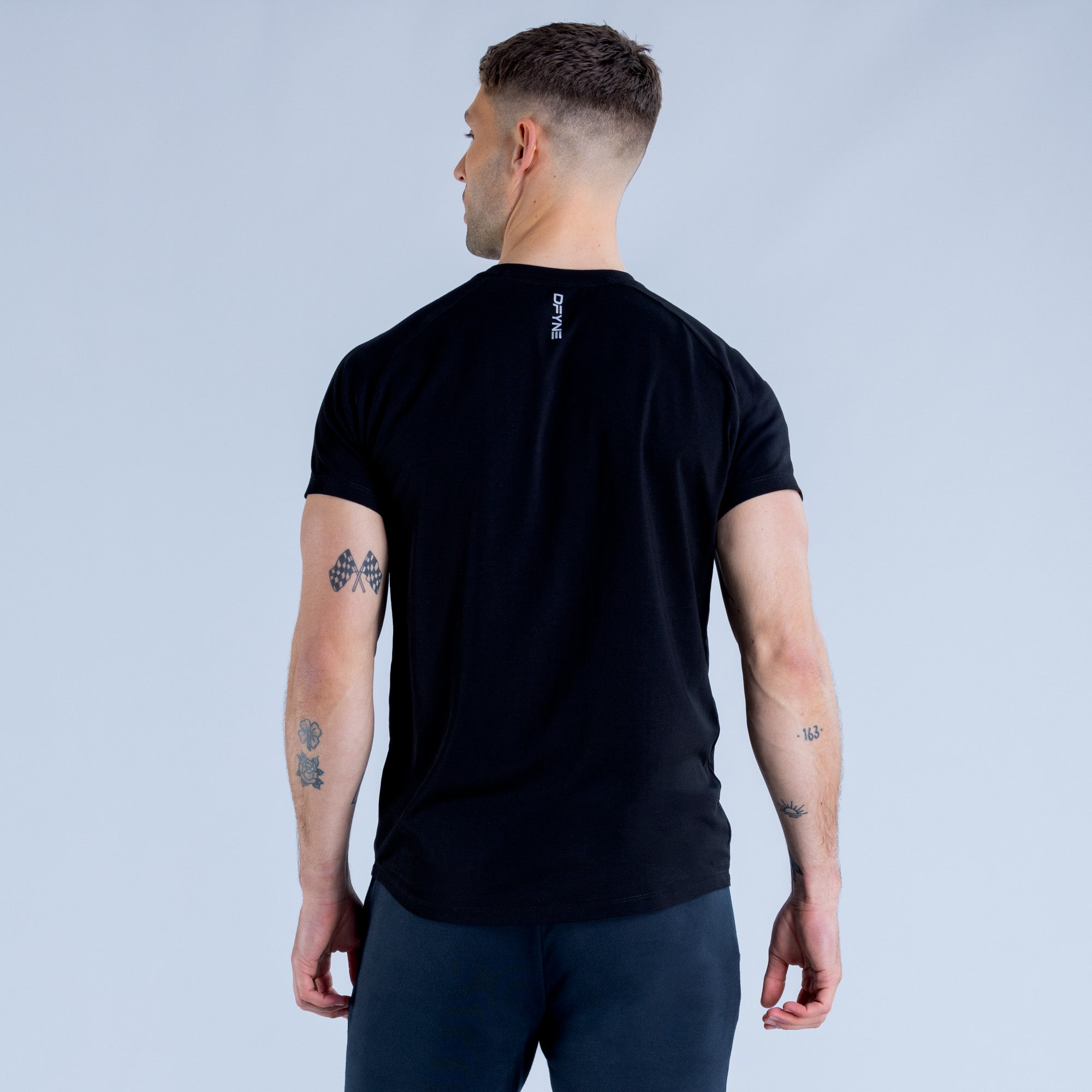 Camiseta DFYNE Stealth Hombre Negras | 6598-DKSRP