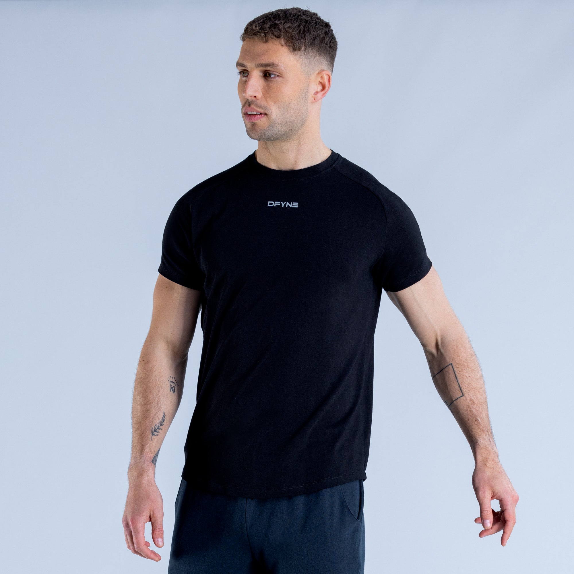 Camiseta DFYNE Stealth Hombre Negras | 6598-DKSRP