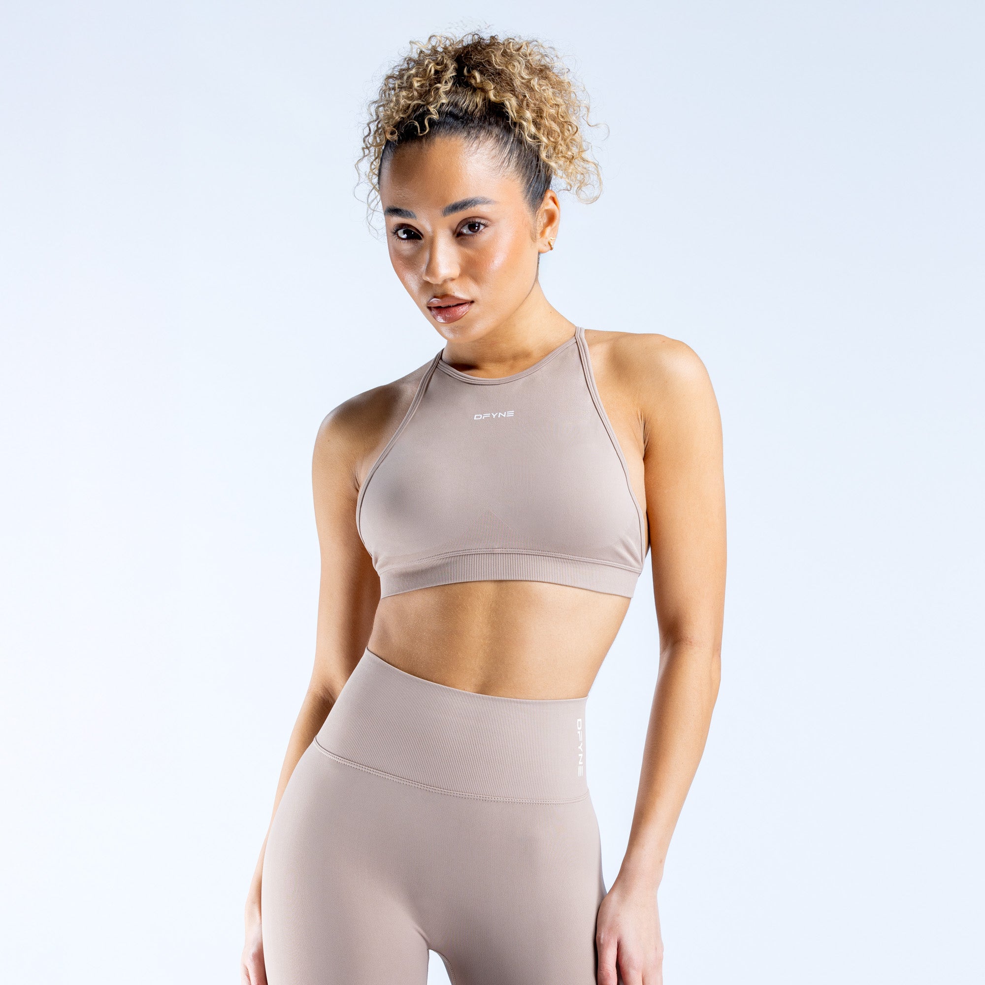 Sujetador Deportivo DFYNE Dynamic High Neck Backless Mujer Beige | 8945-EYCZV
