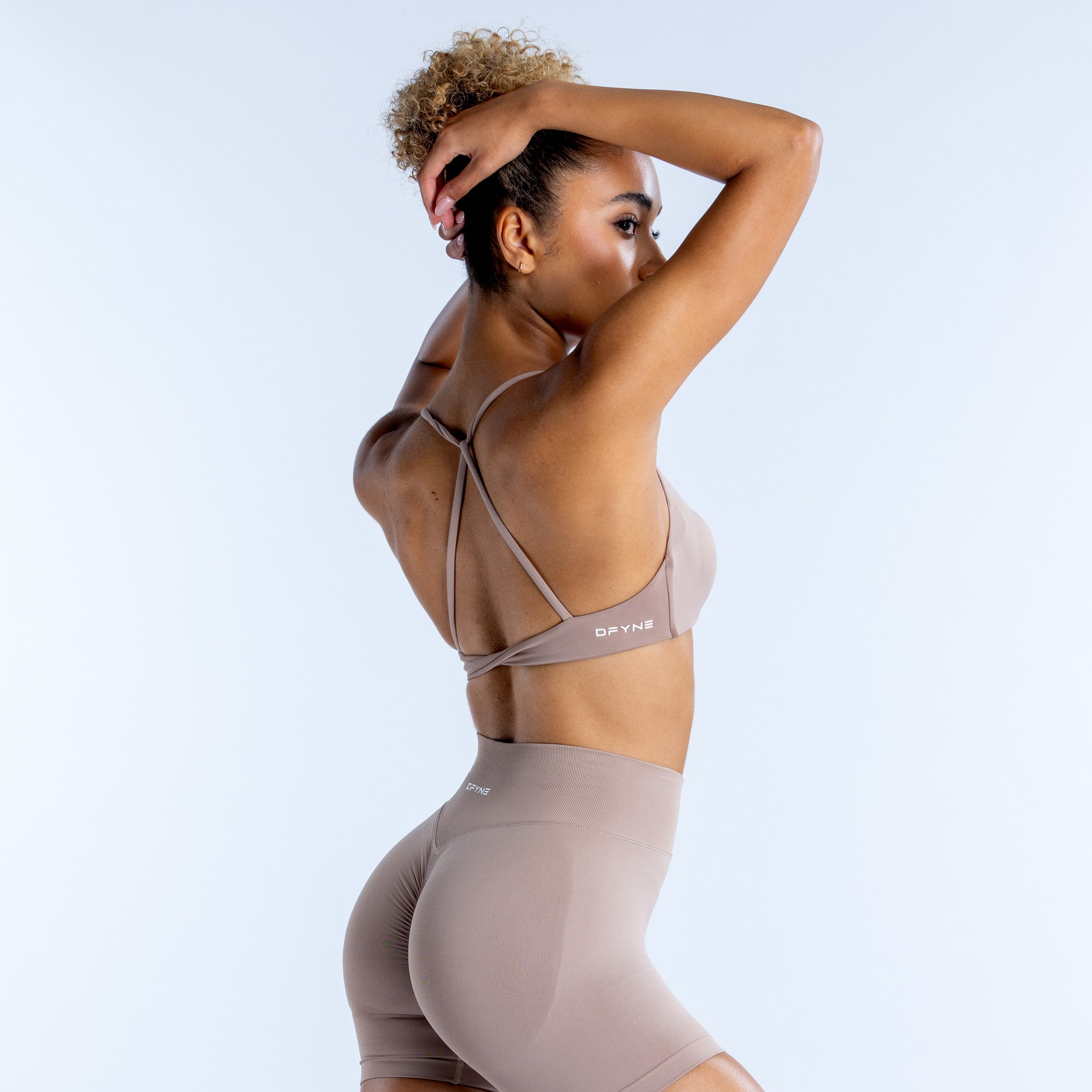 Sujetador Deportivo DFYNE Dynamic Twist Back Mujer Beige | 6480-ZENHM