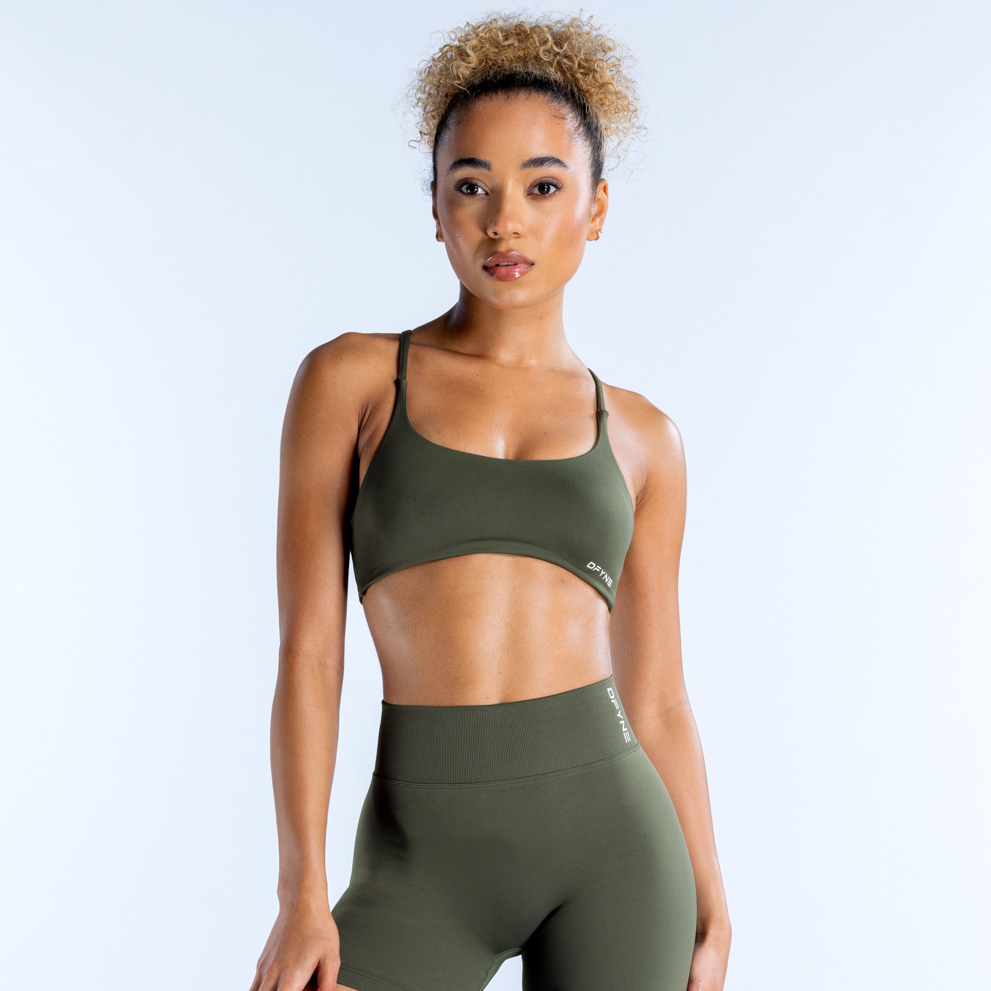 Sujetador Deportivo DFYNE Dynamic Twist Back Mujer Verde Oliva | 6154-FTVEI