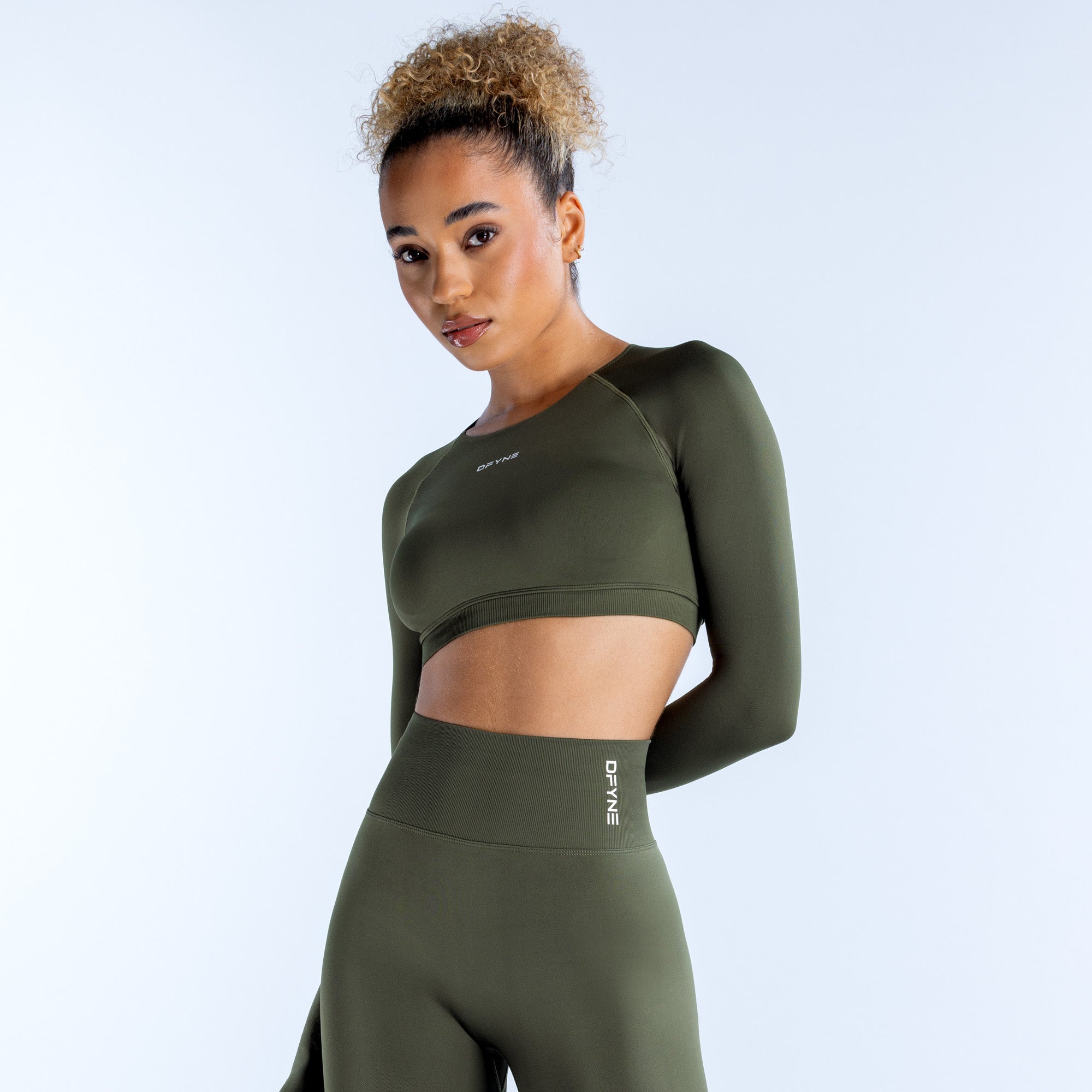 Top DFYNE Dynamic Long Sleeve Crop Mujer Verde Oliva | 3042-QAMOL