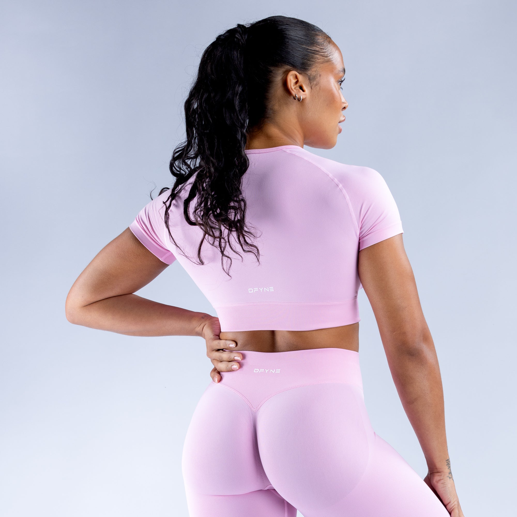 Top DFYNE Impact Crop Mujer Rosas Claro Rosas | 5813-FUTIK