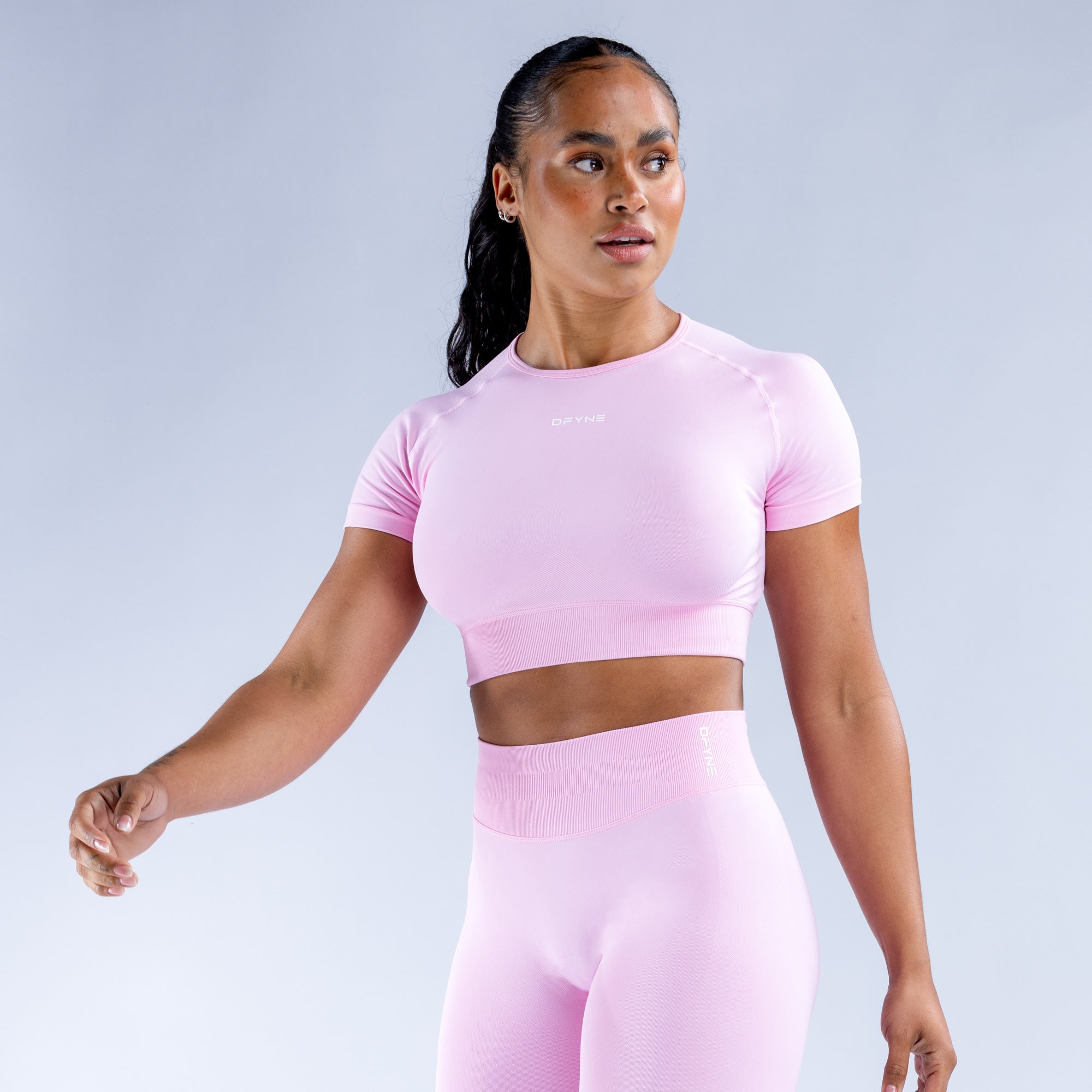 Top DFYNE Impact Crop Mujer Rosas Claro Rosas | 5813-FUTIK